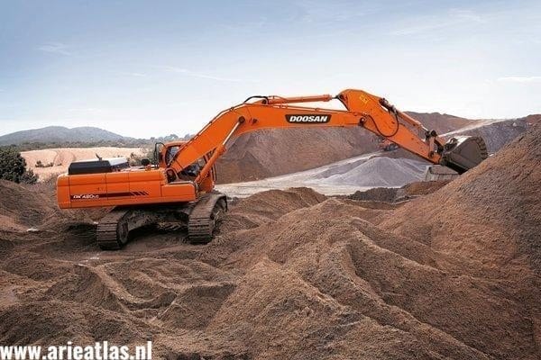 big-Heavy_Excavator_DX420LC_Quarry_001.6856.jpg_Interflow - JPG - Fit to Box_600_500_true.6856
