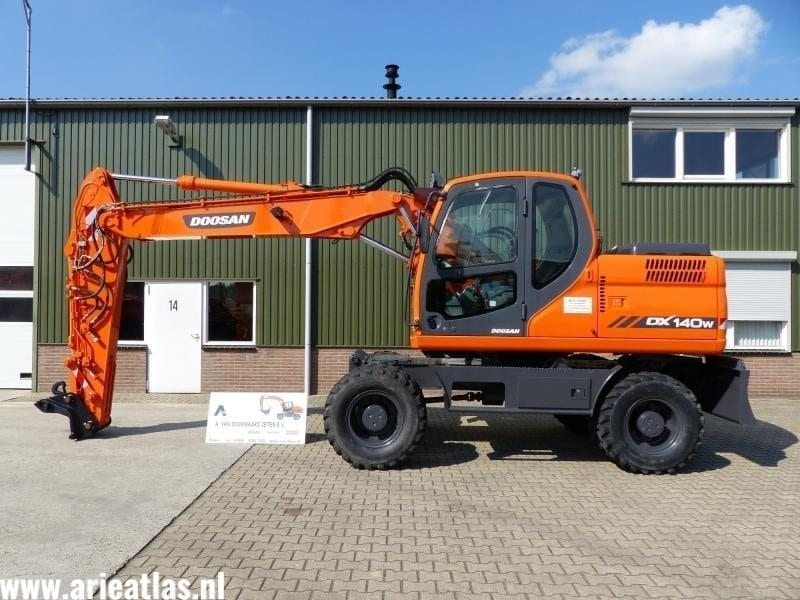 DOOSAN DX 140W NAAR AANNEMERSBEDRIJF A. HARTEVELD & ZN. - Afbeelding 2