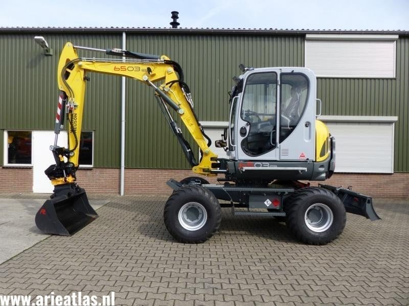 big-P1020535 (Large).7883