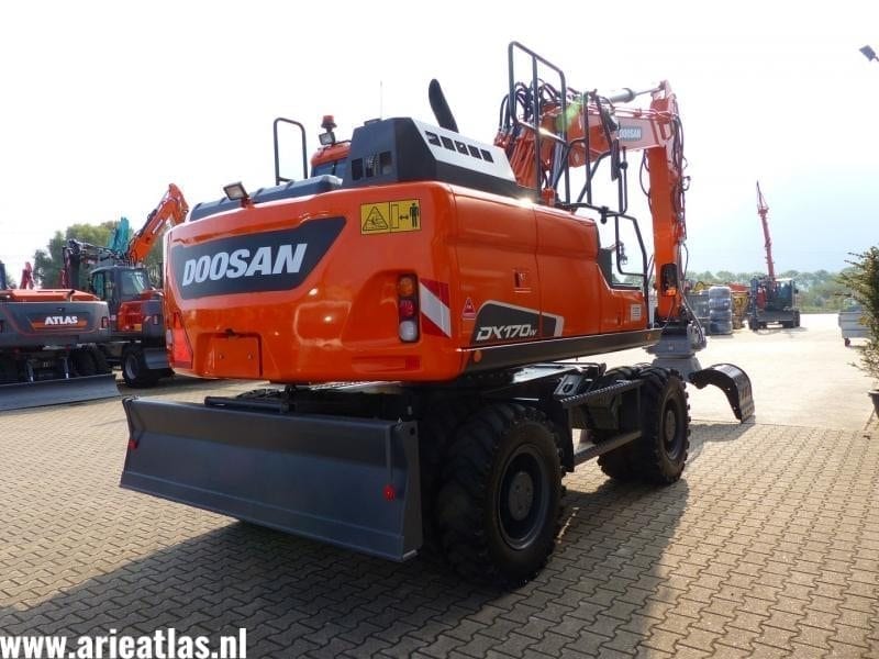 Doosan DX17w voor JVD Bestratingen - Afbeelding 3