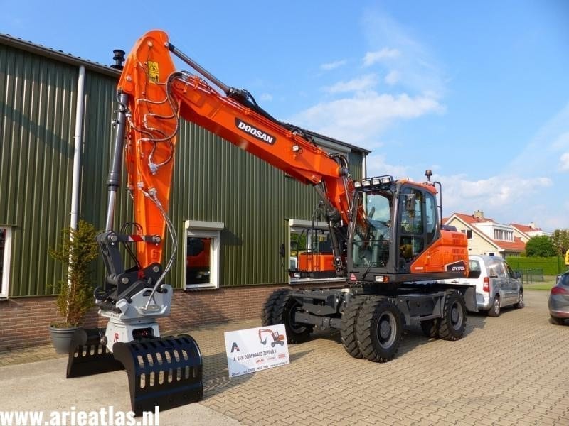 Doosan DX17w voor JVD Bestratingen - Afbeelding 4