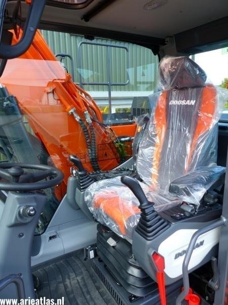 Doosan DX17w voor JVD Bestratingen - Afbeelding 6