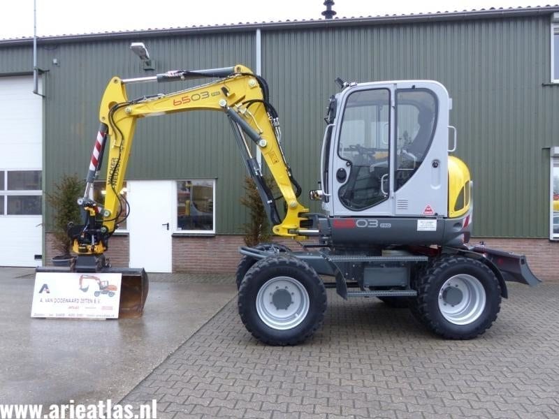 big-P1070465 (Large).2064