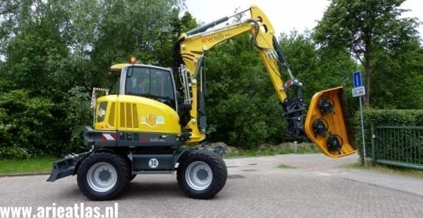 med-P1040757 (Large).2558