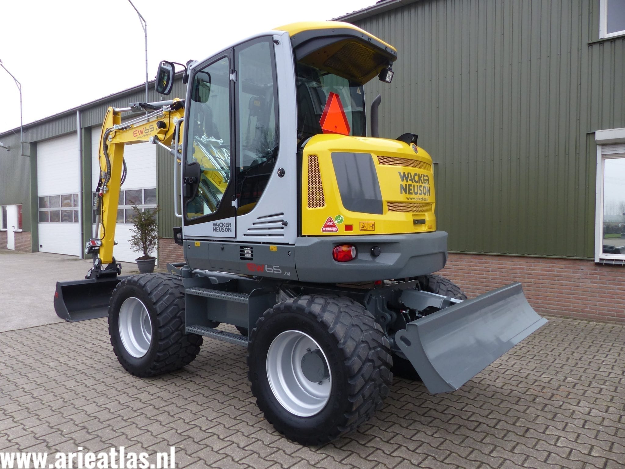 Wacker Neuson EW65 PRO XL voor Burink Grondverzet - Afbeelding 2