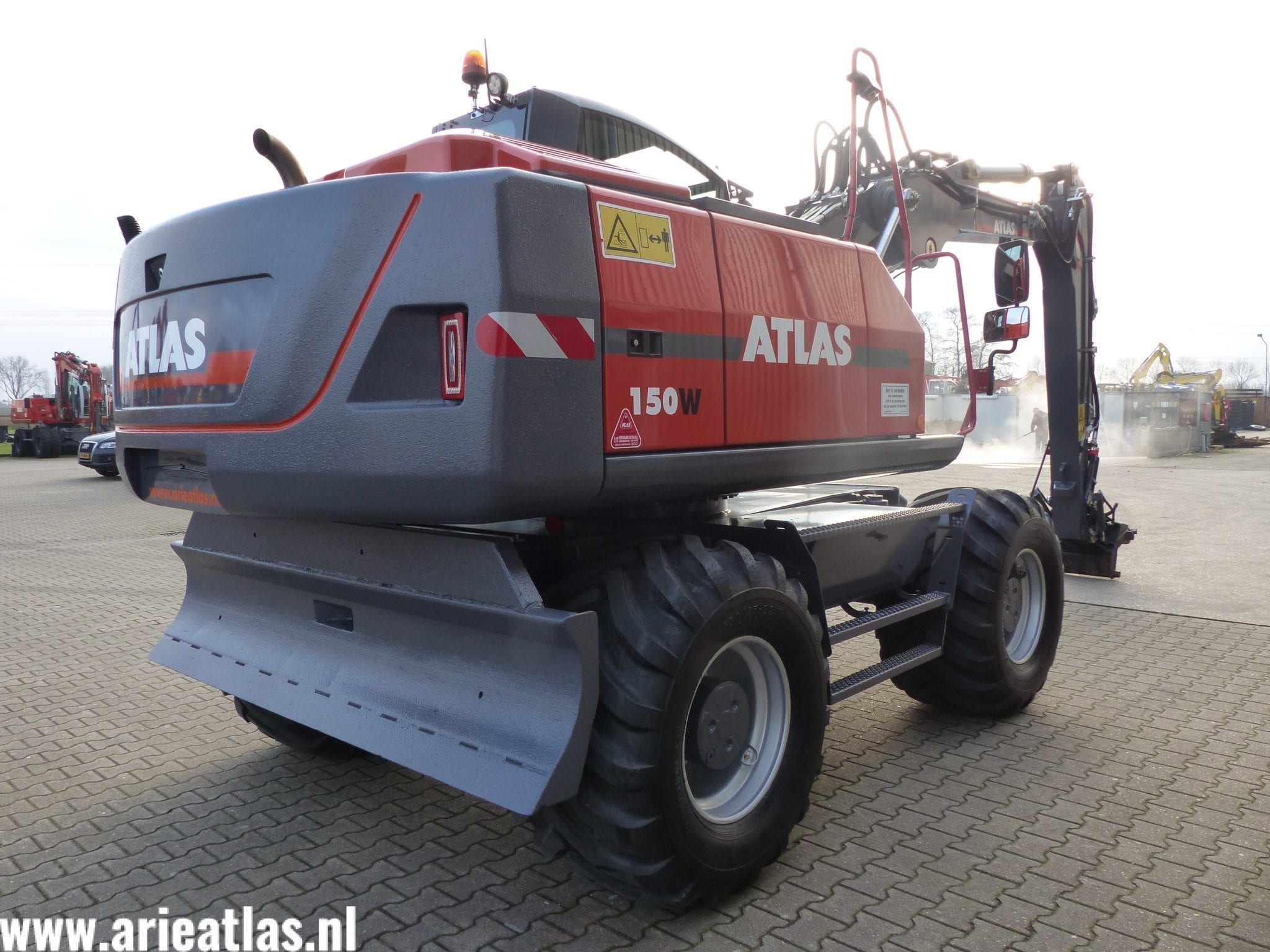 ATLAS 150W voor A. van Oostrum machineverhuur Eemnes - Afbeelding 3