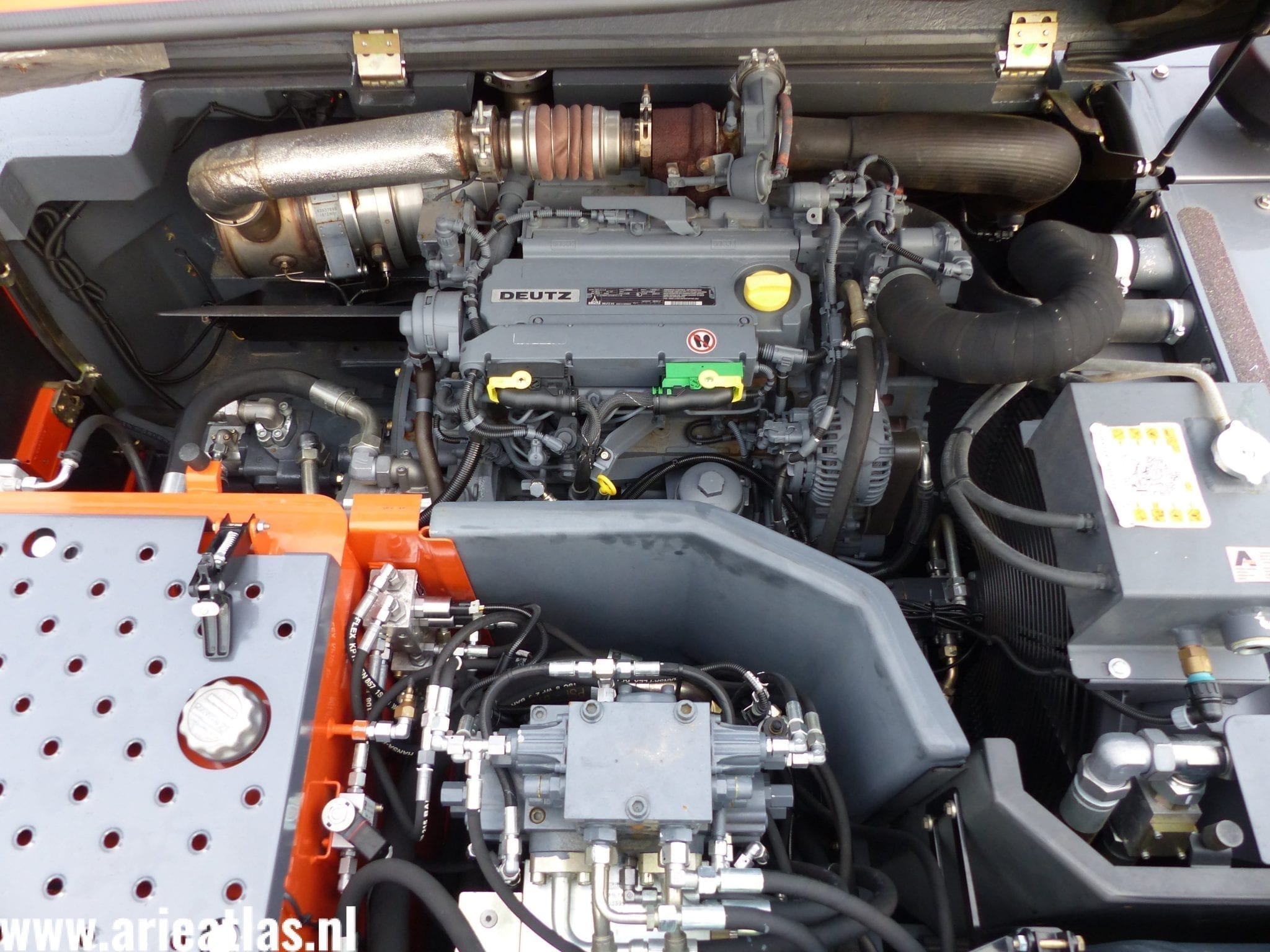 ATLAS 150W voor A. van Oostrum machineverhuur Eemnes - Afbeelding 7