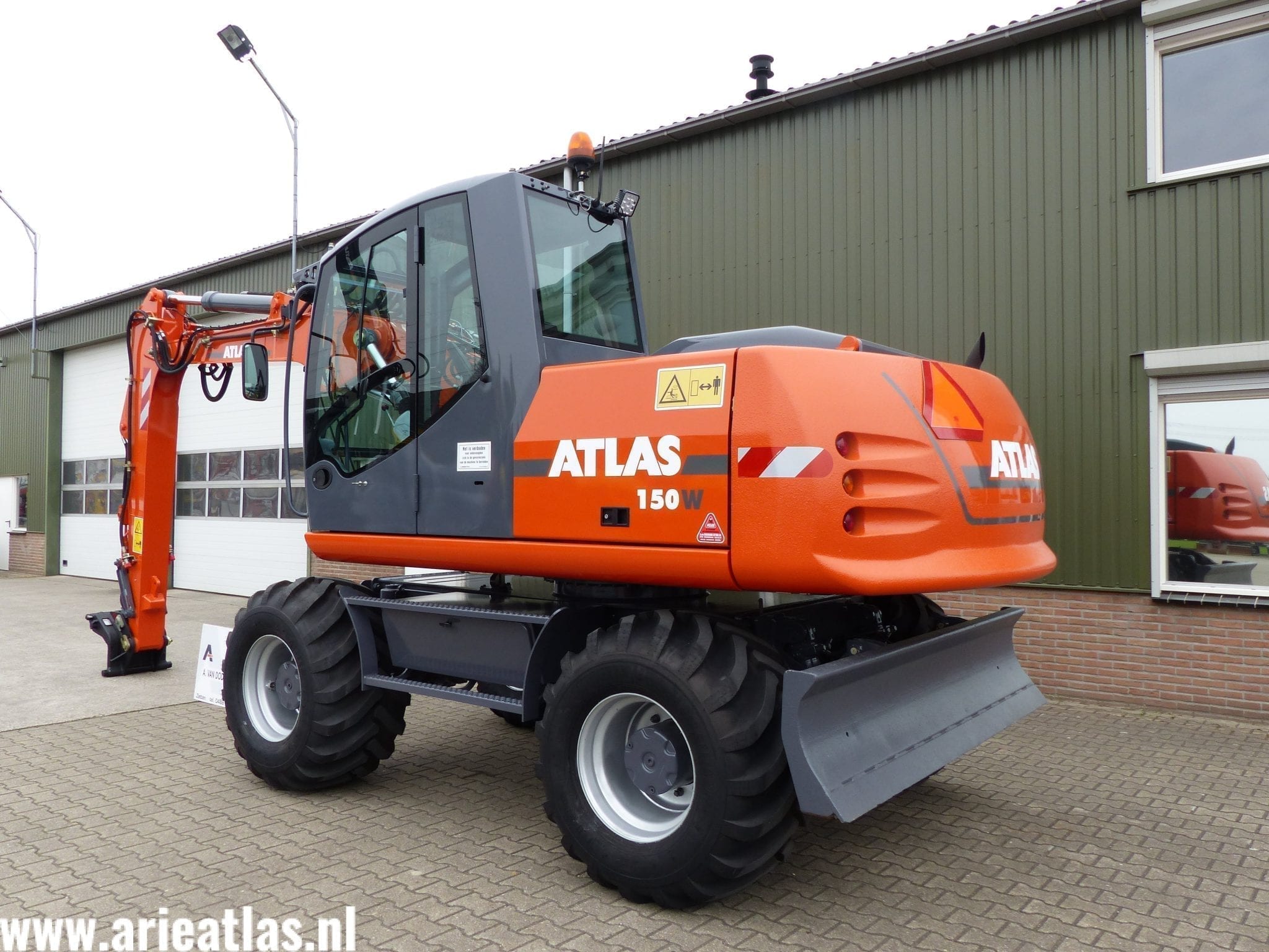 ATLAS 150W VOOR LOONBEDRIJF VERSTEGEN VOF. - Afbeelding 2