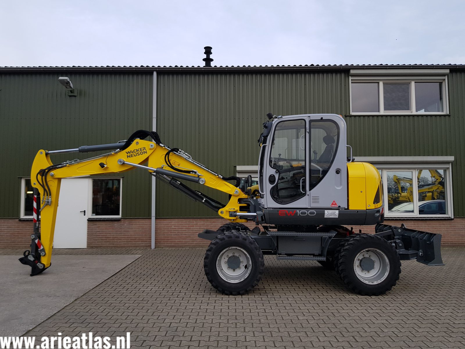 Wacker Neuson EW100 voor Van Kempen Loonwerk & Grondverzet BV - Afbeelding 4