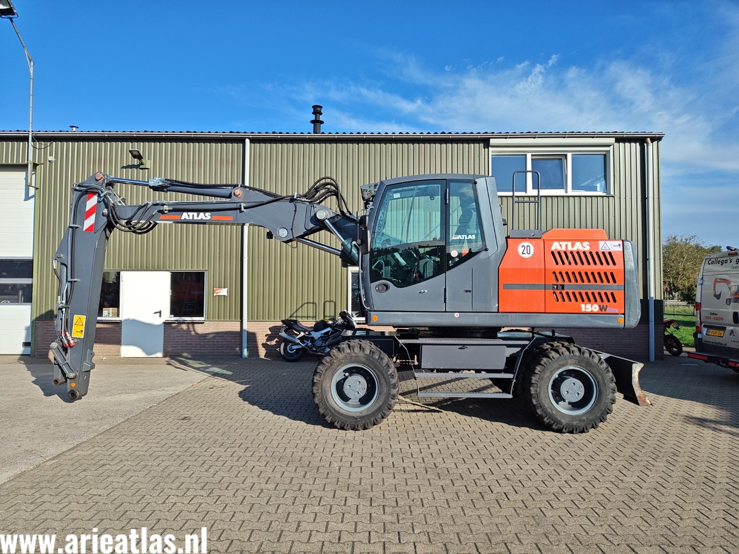 1861-001 Atlas 150W blue